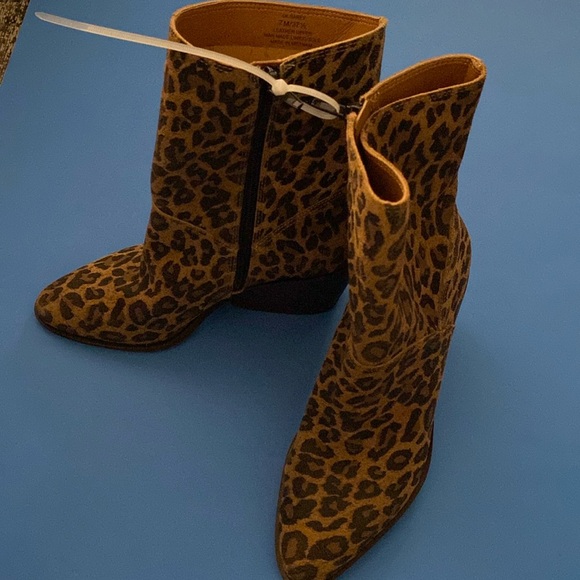 Lucky Brand Leather Leopard Booties with Side Zipper, Size 7M NEW - Picture 5 of 12